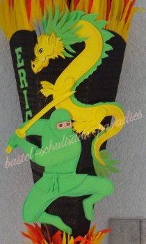 Bastelanleitung Ninja mit Drachen hellgrün-gelb (nur Motiv)