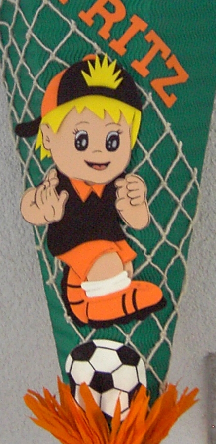 Schultüten Bastelset Fußball-Spieler 2 grün-schwarz-orange